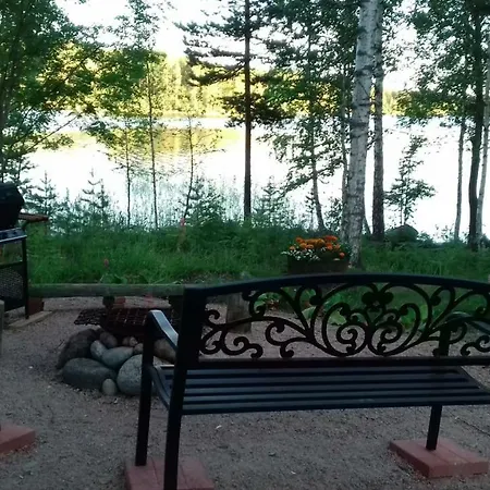 Top Floor Of The By Lake Saimaa דירה *